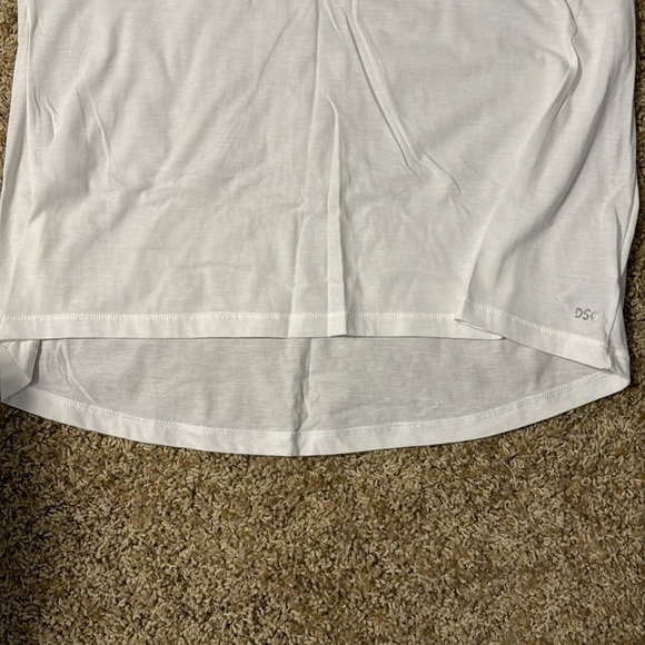 DSG t-shirt, NWOT, XXL - Picture 2 of 3